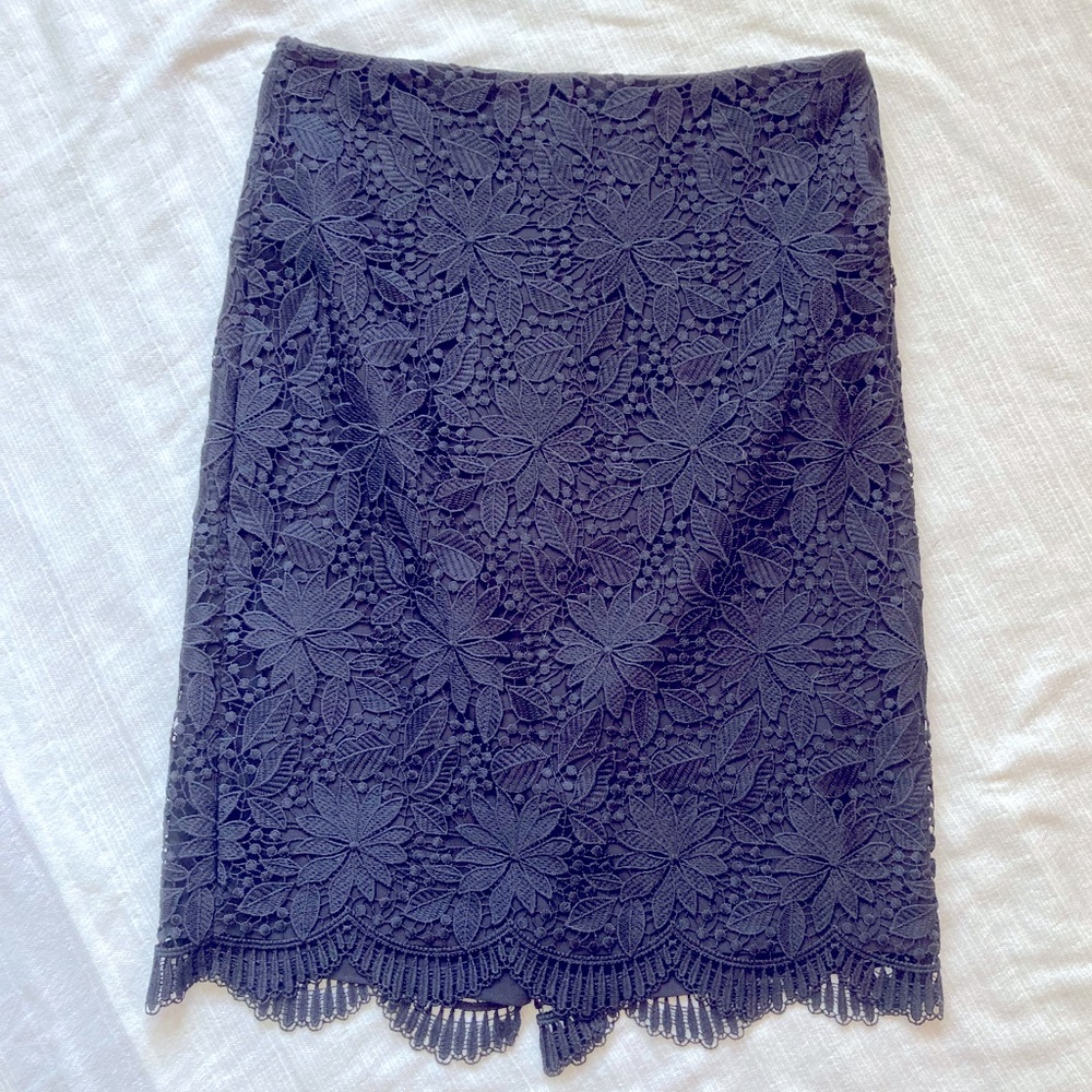 Talbots Black Lace Pencil Skirt Size 6 Floral Scalloped Hem Elegant